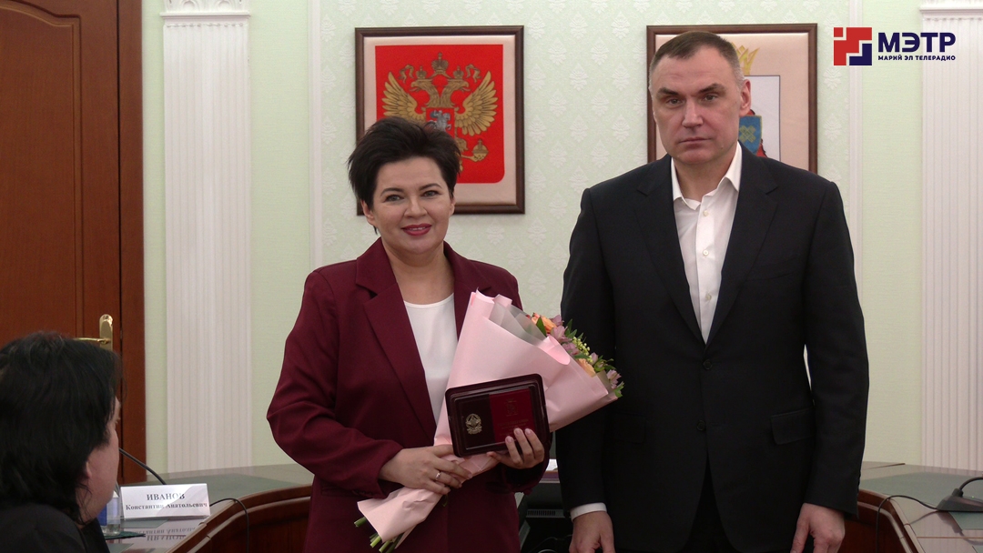 «Золотое перо» и почётные звания: в Йошкар-Оле наградили лучших журналистов