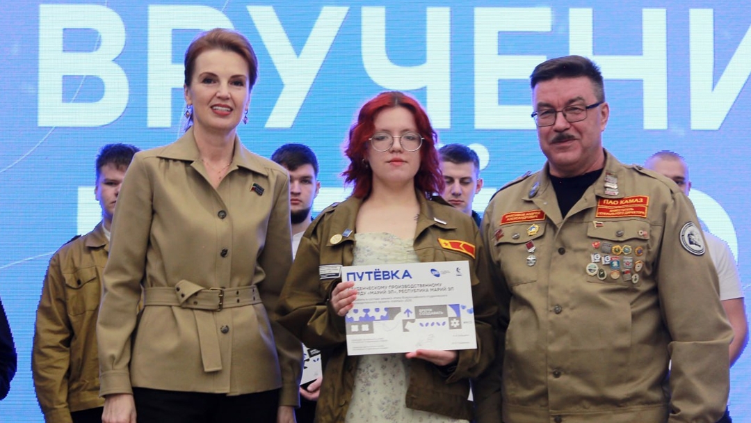 Бойцы студотрядов из Марий Эл работают на заводах КАМАЗа