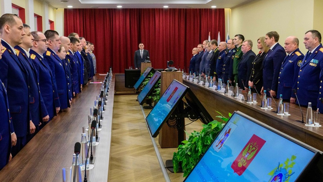 Глава Марий Эл поздравил сотрудников Следственного комитета с 15-летием ведомства