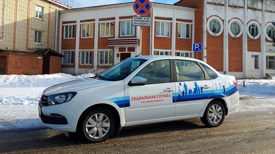 Почти 900 жителей пенсионеров воспользовались «социальным такси» в 2025 году