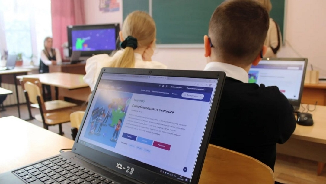 В гимназии Йошкар-Олы прошли «Уроки цифры»