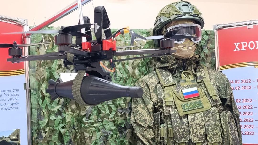 В Йошкар-Оле открылась выставка «Чужие и СВОи. Обличия и лица»