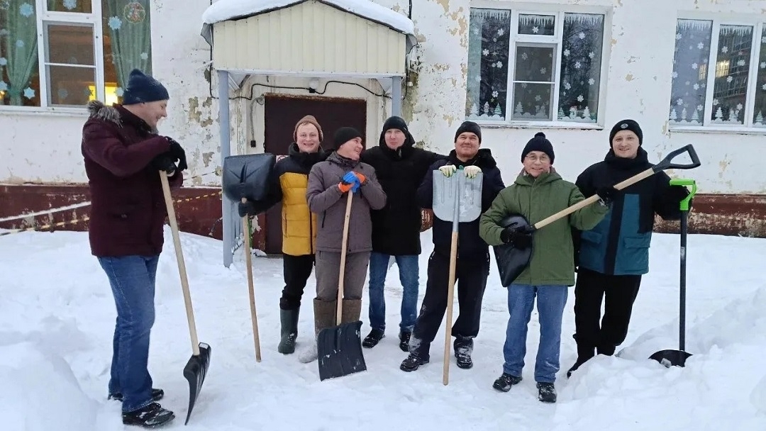 Жители Йошкар-Олы дружно взялись за лопаты