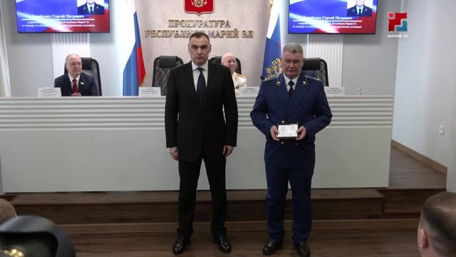Юрий Зайцев наградил сотрудников прокуратуры