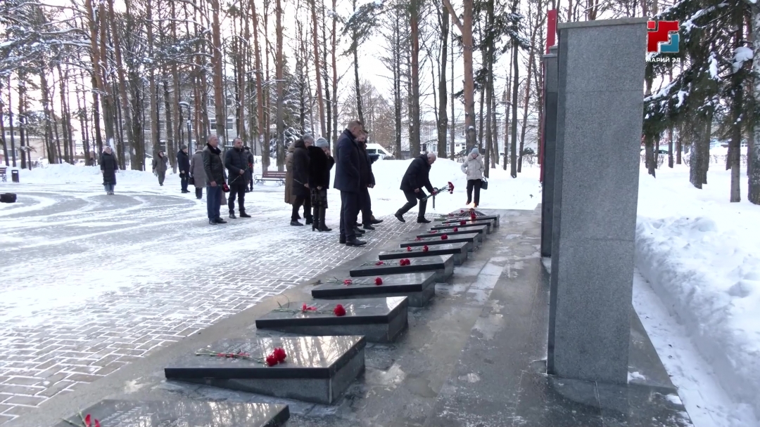 В Мари-Туреке отреставрировали обелиск и мемориал, посвящённые воинам