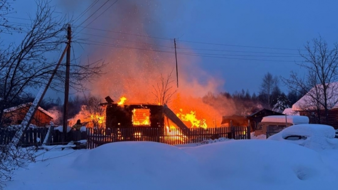 Короткое замыкание уничтожило три строения в Марий Эл