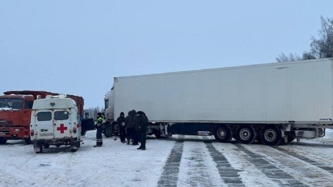 С КАМАЗом шутки плохи: итоги выходных на дорогах Марий Эл