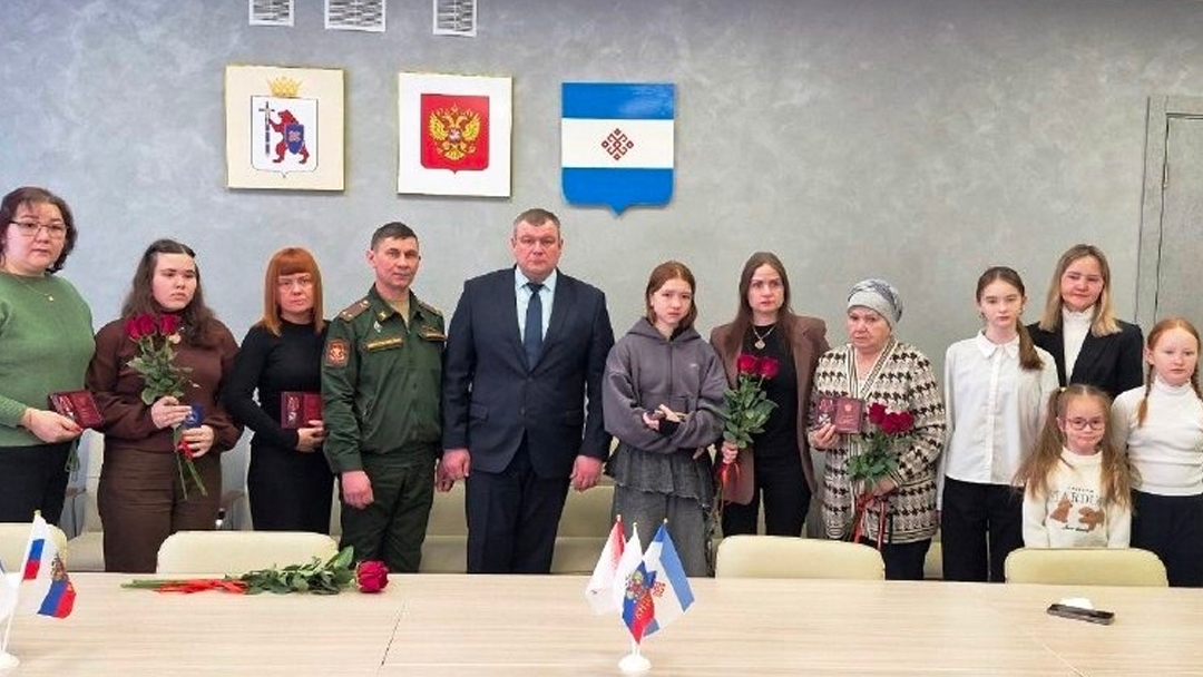 В Медведевском районе родственникам погибших военнослужащих вручили ордена Мужества
