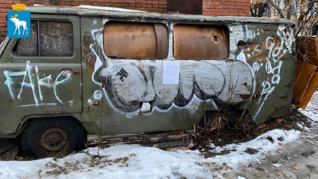 В Йошкар-Оле брошенный транспорт начали отправлять на спецстоянку