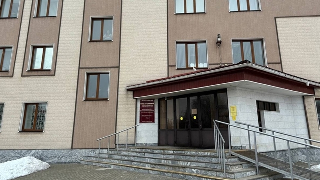 Йошкар-Олинский суд оштрафовал «Читай-город» на 800 тысяч рублей за продажу книг с «пропагандой ЛГБТ*»