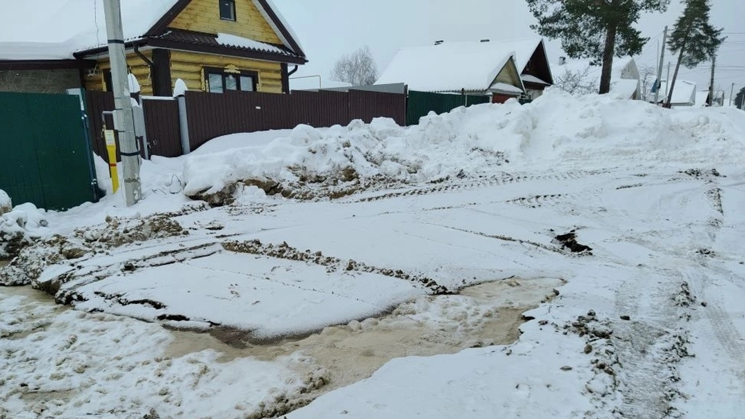 Прорыв на водопроводе в городе Звенигово устранен: ремонтники завершили работу в сложнейших условиях