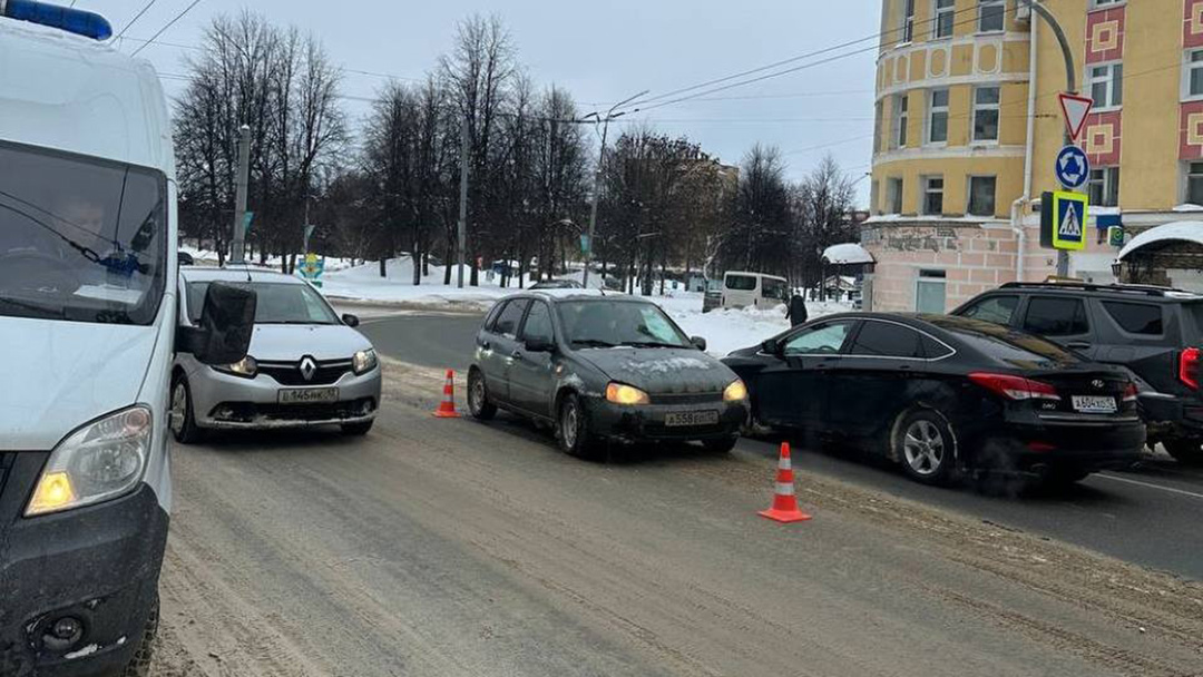 В Йошкар-Оле водитель и пешеход не поделили дорогу