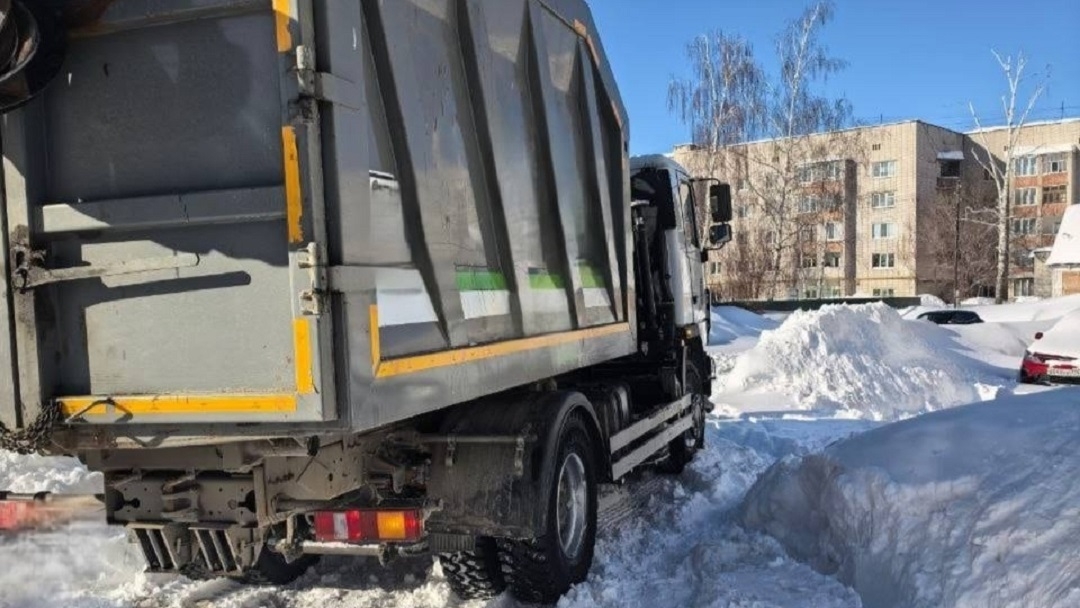 В Волжске подросток попал под мусоровоз