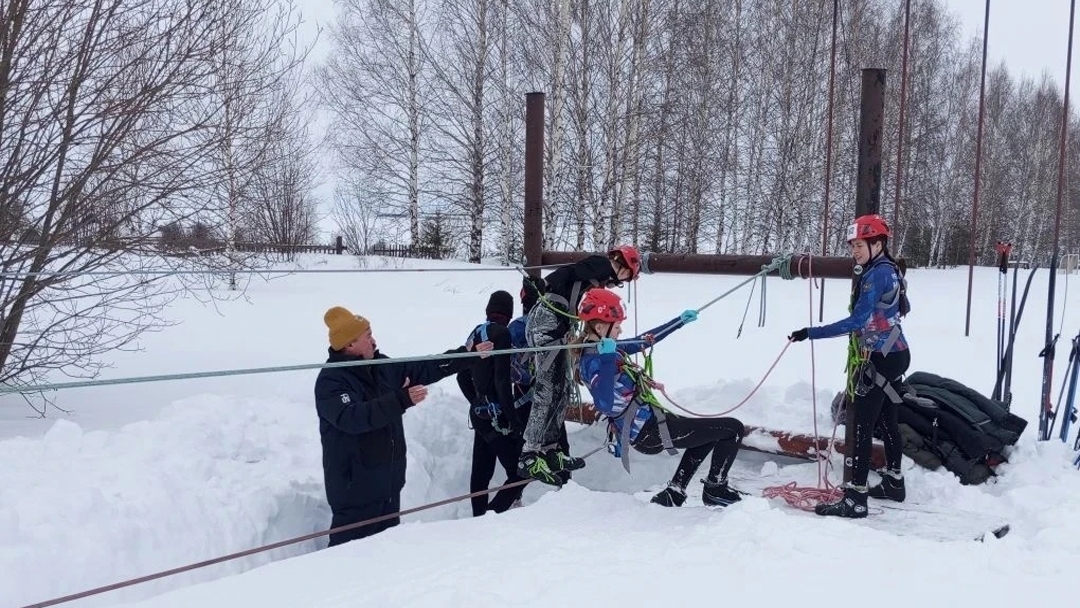 В Марий Эл школьники проходят «маршрут выживания» и строят иглу