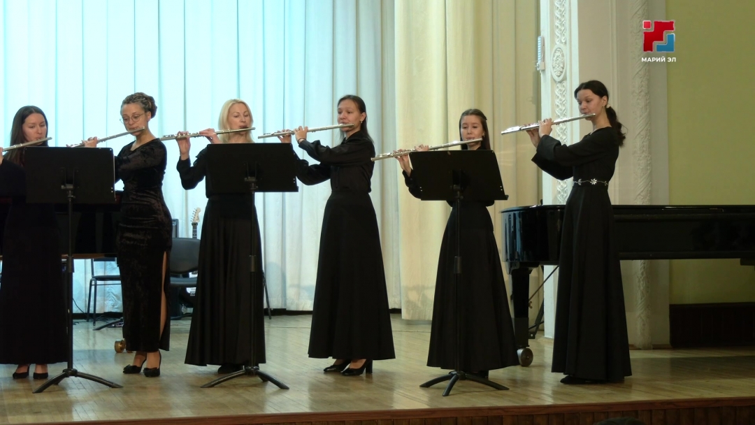 И.С. Палантай лӱмеш тӱвыра да сымыктыш колледжын концерт залыштыже ойыртемалтше концерт эртен