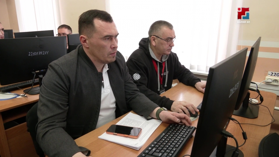 Участники программы «Герои Марий Эл» представили проекты Юрию Зайцеву