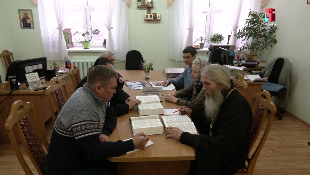 Полная Библия на марийском языке поступила в регион