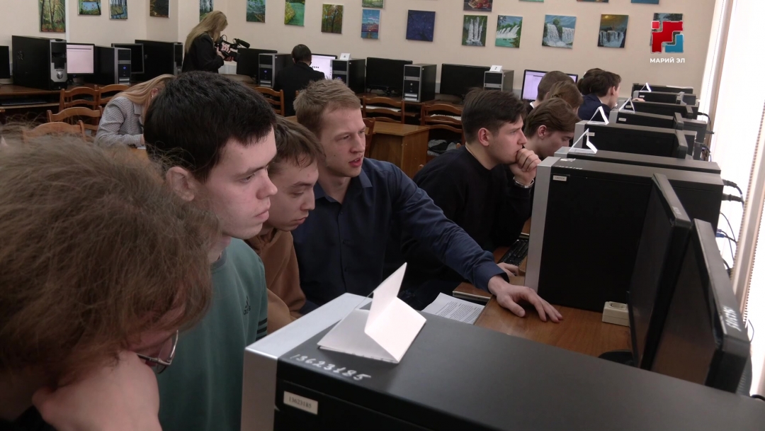 Студенты показали знания в робототехнике и управлении БПЛА