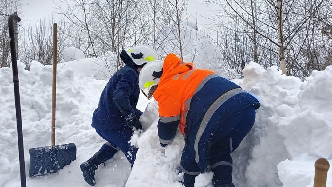 В Марий Эл участились случаи схода снега на людей