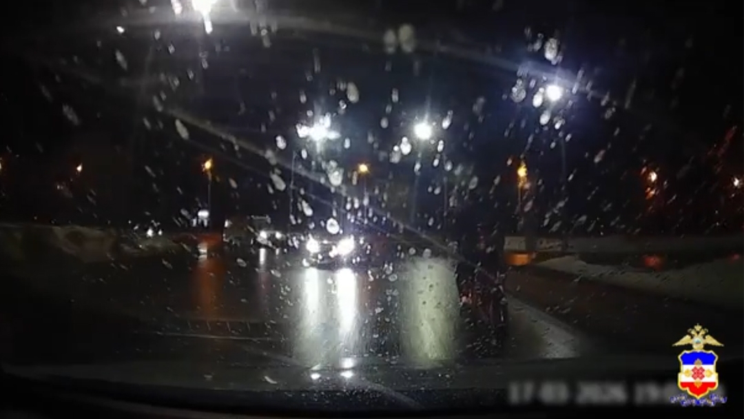 Подросток на питбайке пытался уйти от погони и сбил женщину в центре Йошкар-Олы