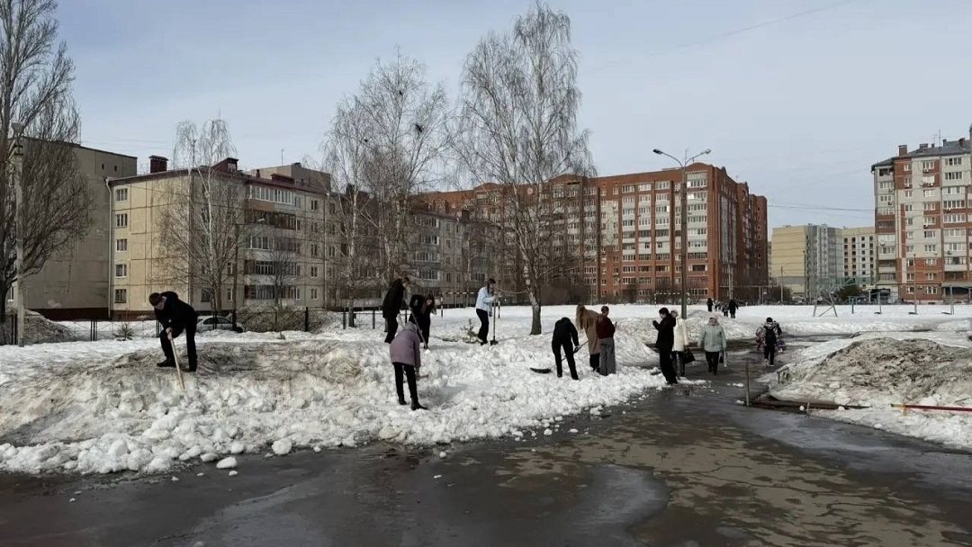 В первом весеннем субботнике в Йошкар-Оле приняли участие 7500 жителей