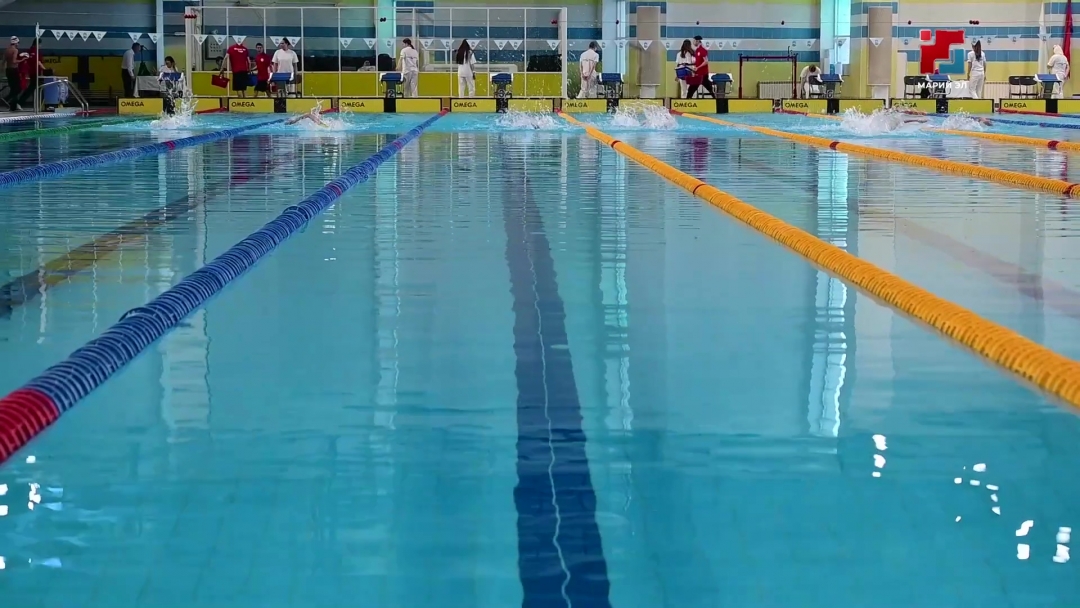 В Марий Эл проходит первенство России по плаванию среди спортсменов с нарушением слуха