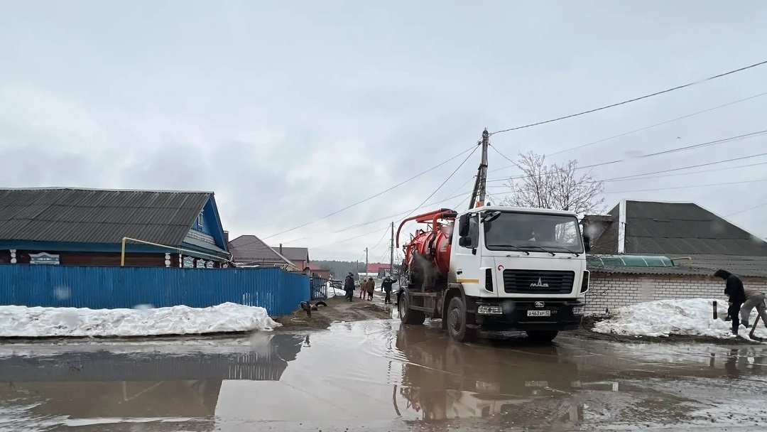 В Волжске устраняют подтопления в частном секторе