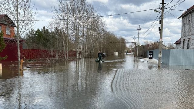 В Марий Эл в поселке Нолька ребенок замечен у паводковой воды без взрослых