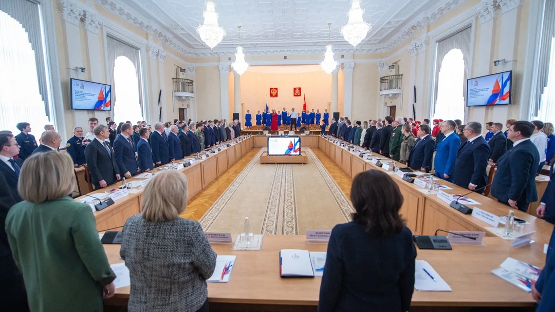 Сенатор Сергей Мартынов принял участие в заседании Совета по патриотическому воспитанию в Смоленске