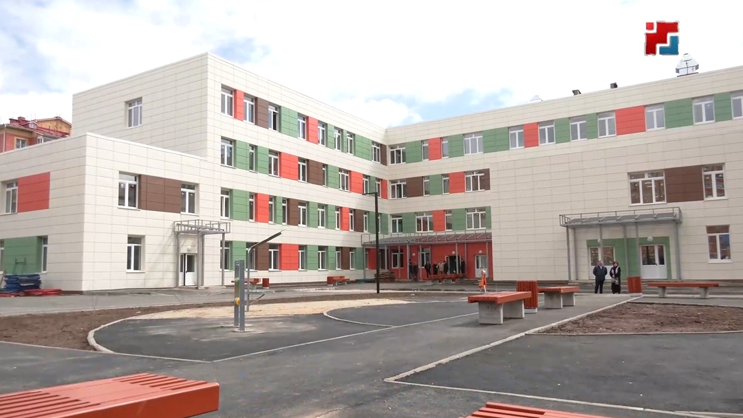 Ход строительства новой детской поликлиники №2 в микрорайоне «Интеграл» проконтролировал глава Марий Эл Юрий Зайцев