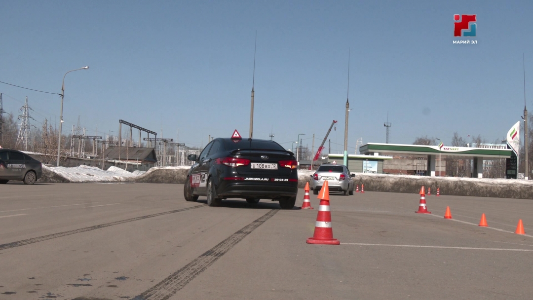 По правилам: автошколы