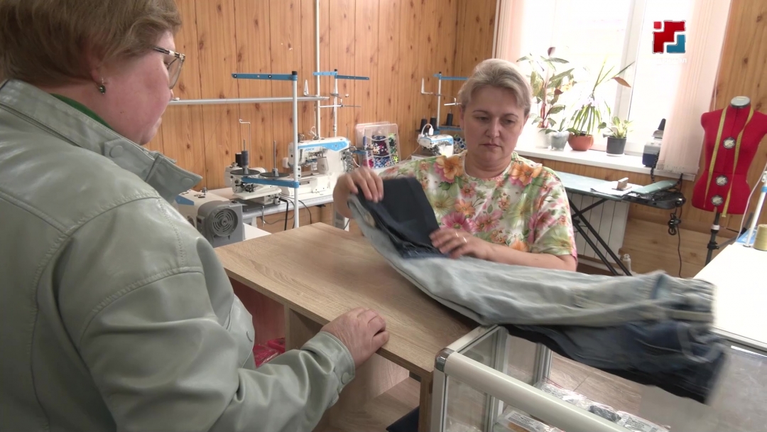 Жительница посёлка Сернур Дина Тимина по соцконтракт открыла швейную мастерскую
