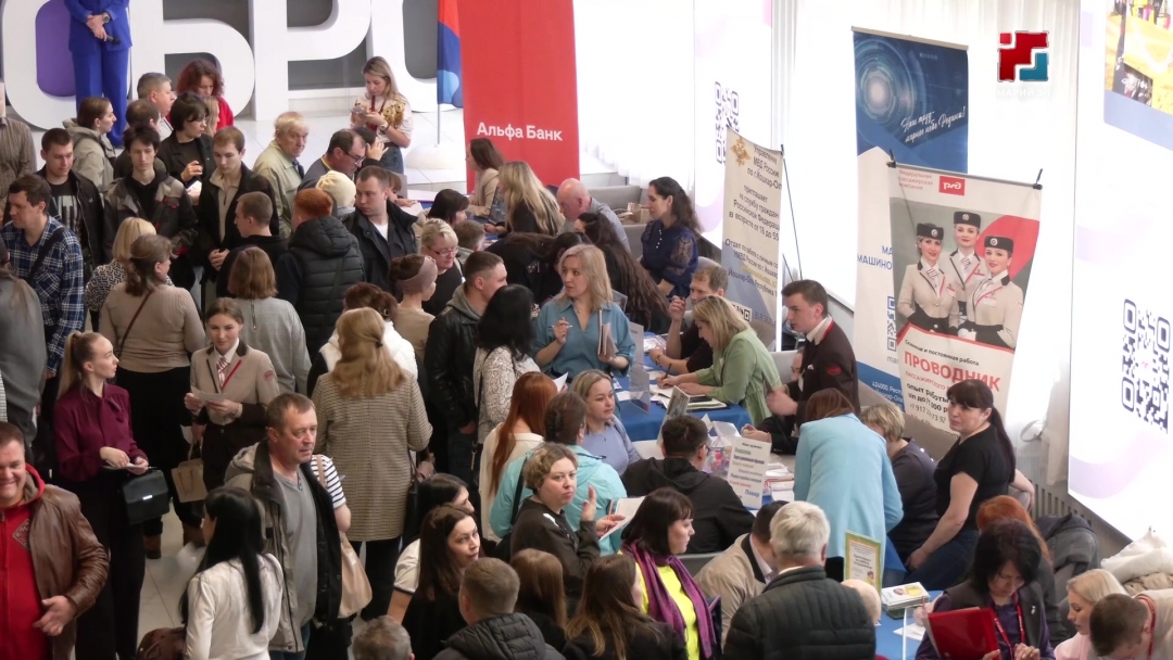 Почти 4000 жителей Марий Эл посетили ярмарку «Работа России. Время возможностей»