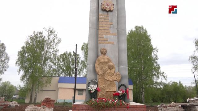Параньга район Кугу Пумарий селаште обелискым тӧрлат