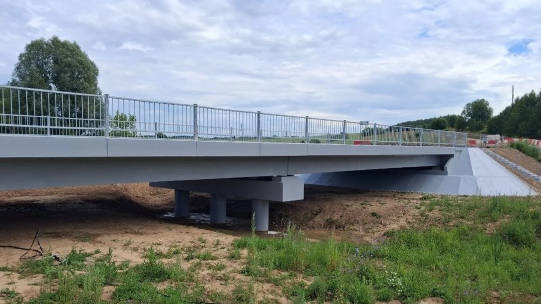 Техническая готовность моста через реку Курша в Волжском районе составляет 80%