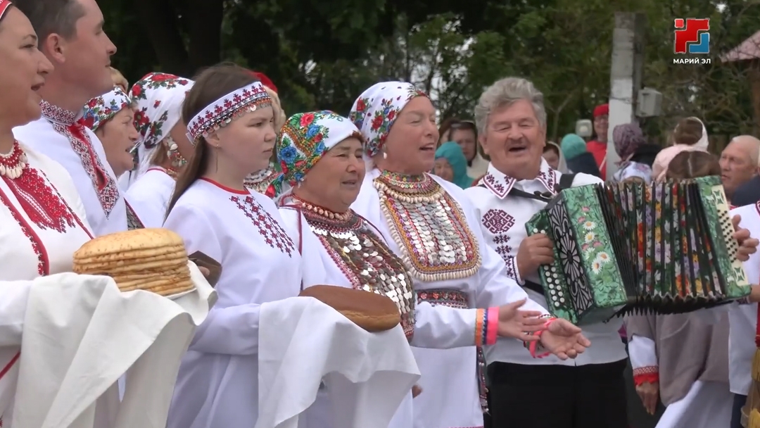 В Моркинском селе Шоруньжа отгремел фестиваль-конкурс национальных свадебных обрядов «Сӱан пайрем»