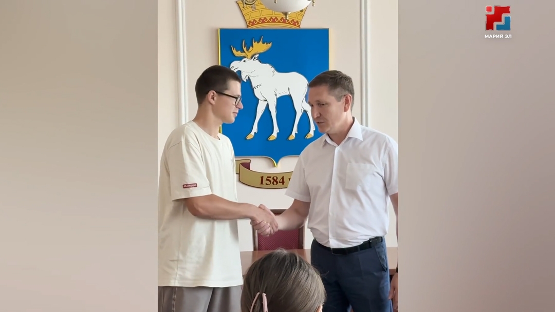 В Йошкар-Оле вручили ключи от новой квартиры участнику спецоперации