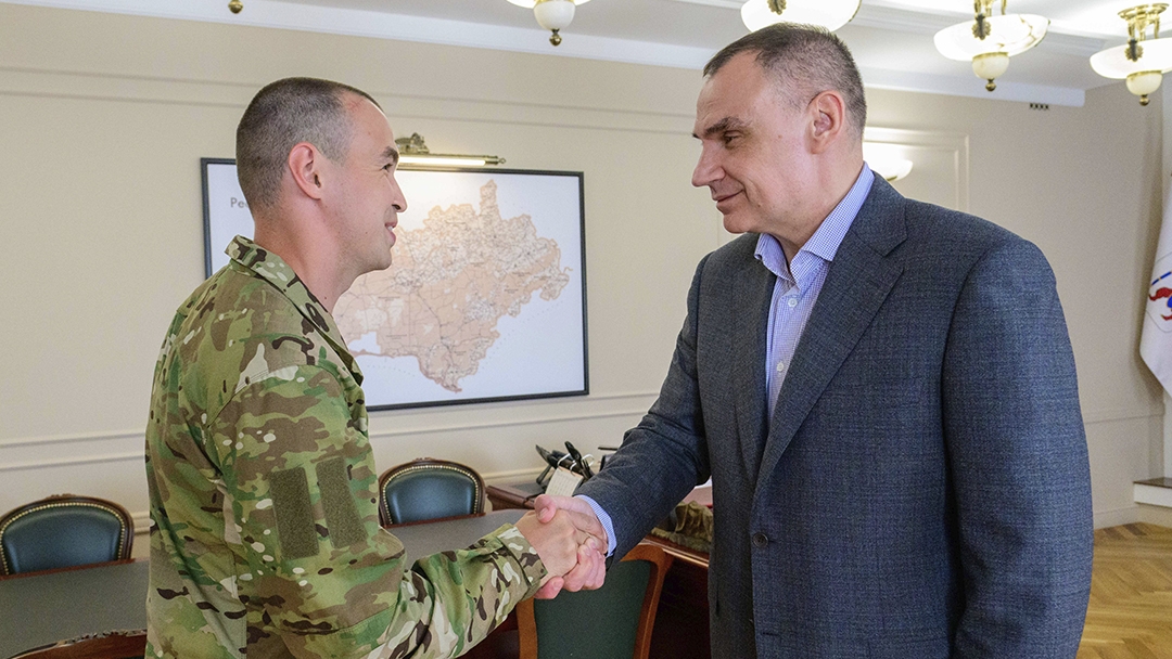 Глава Марий Эл Юрий Зайцев провел встречу с героем СВО Алексеем Пуртовым