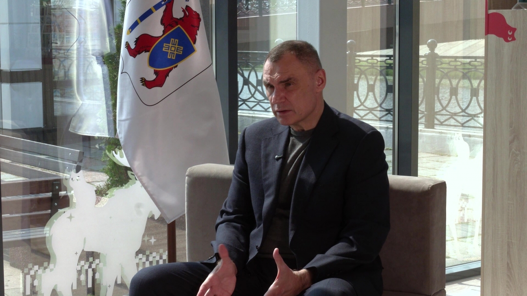 Юрий Зайцев дал эксклюзивное интервью телеканалу МЭТР — о топливе, дорогах, школах и поддержке СВО