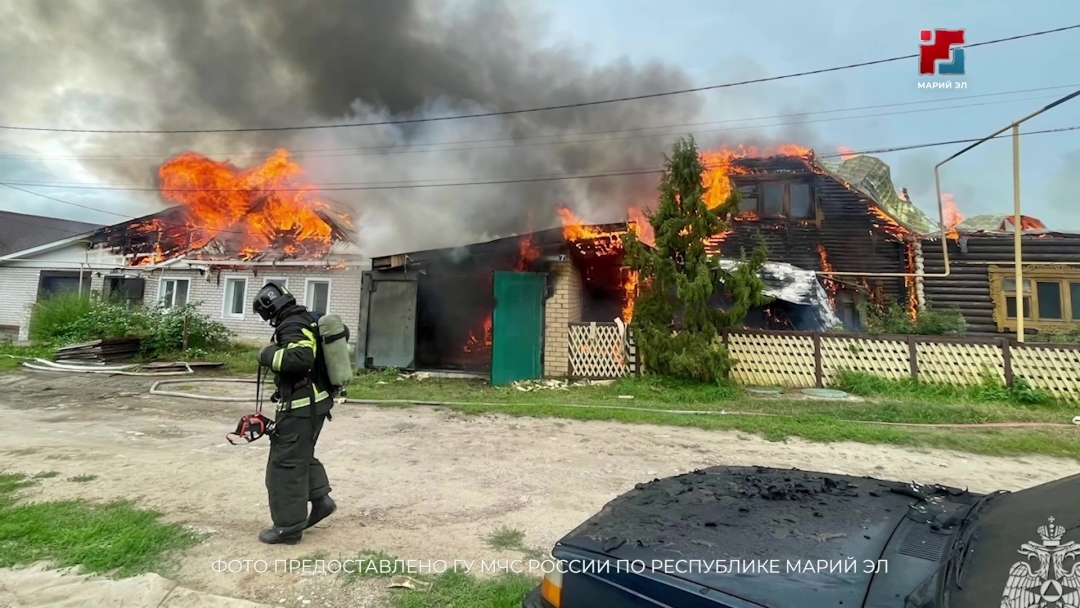 Сводка 112: 12 ДТП, один погибший, крупный пожар в Волжске