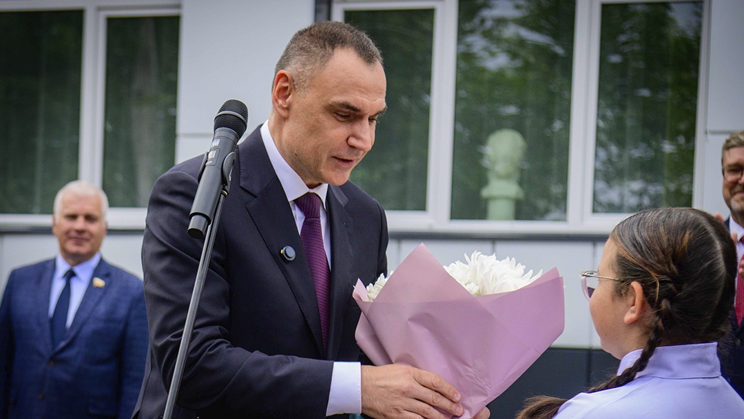 День знаний в обновленных стенах: глава Марий Эл посетил Новоарбанскую школу