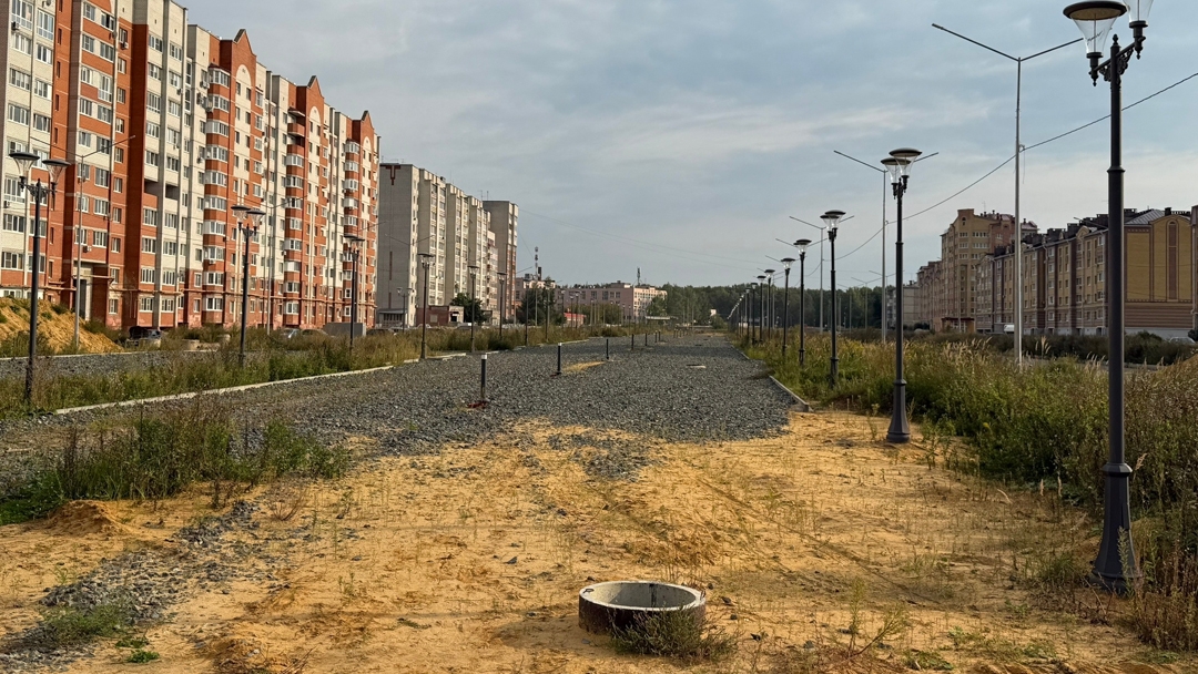 В Йошкар-Оле на бульваре Чернякова завершается укладка брусчатки: второй этап проекта выходит на финишную прямую