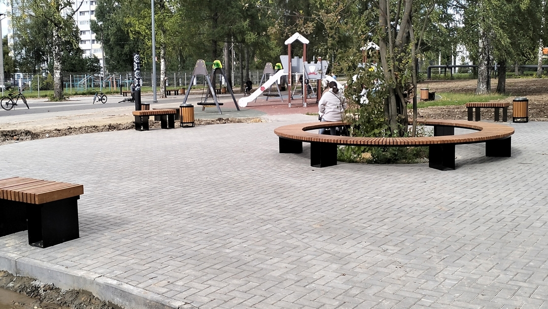 В Семеновке завершается благоустройство сквера