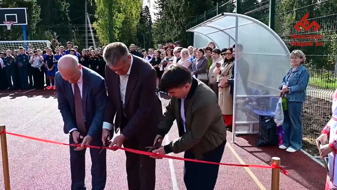 В Куженерском районе открылась современная универсальная спортплощадка
