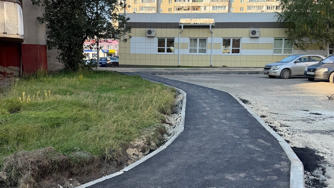 На улице Воинов-Интернационалистов в Йошкар-Оле приступили к следующему этапу благоустройства