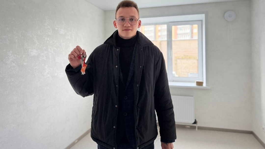 В Йошкар-Оле участник СВО получил ключи от новой квартиры