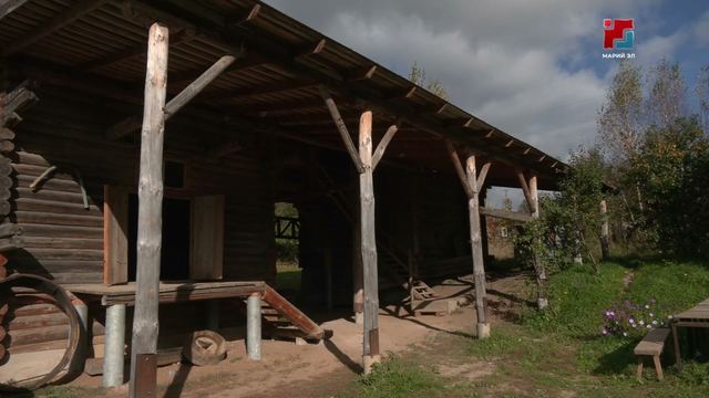 В этнокомплекс села Еласы перевезли старинный амбар