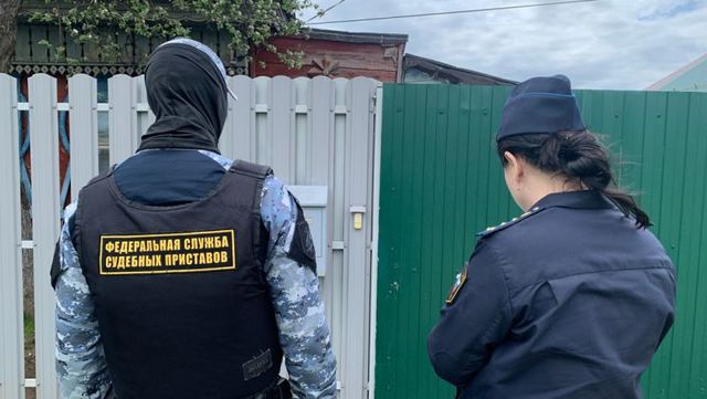 В Параньгинском районе отец должника поплатился за попытку помешать судебным приставам