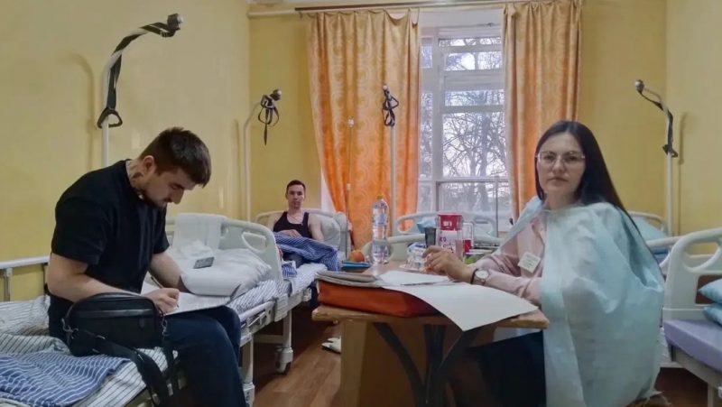 В Марий Эл проводят выездные приёмы для военнослужащих на лечении