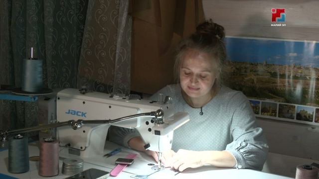 Из соцконтракта — в собственный бренд: история мастерицы из Горномарийского района